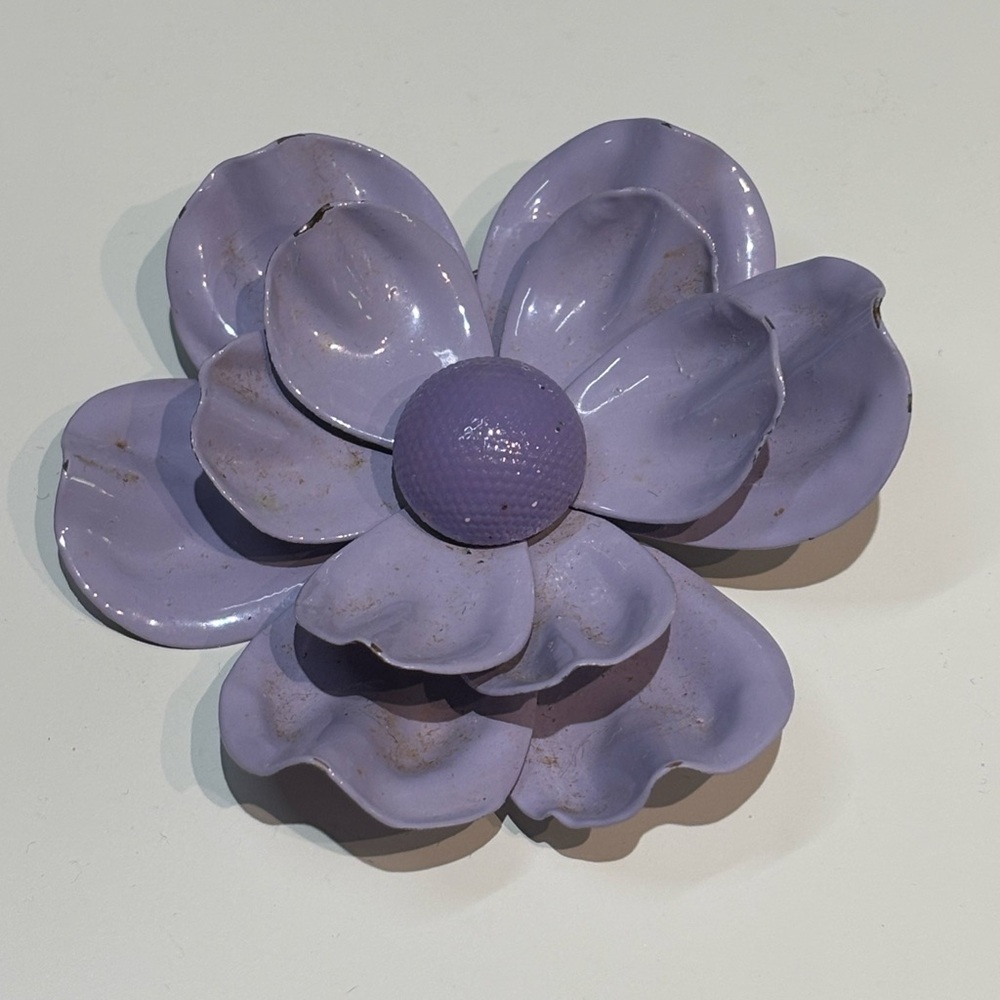 Vintage Purple Metal Flower Brooch Lavender Shade Pin !!!